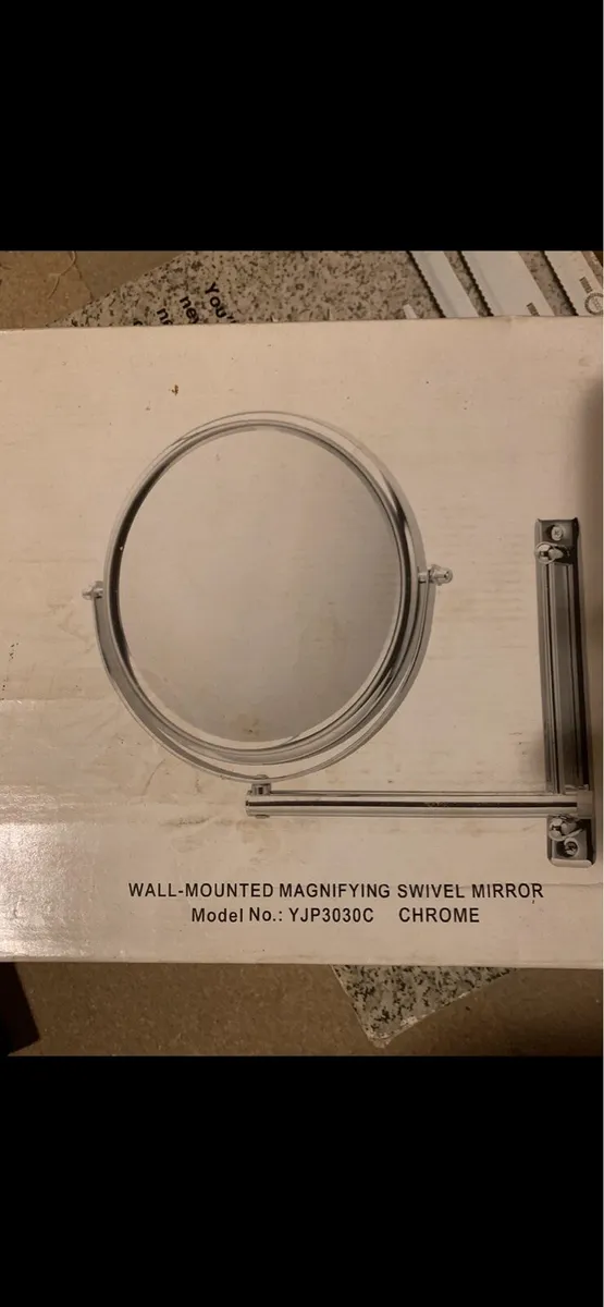 Swivel mirror