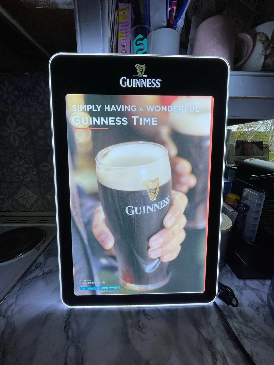 Pub Large Guinness plug in light up picture - Image 1