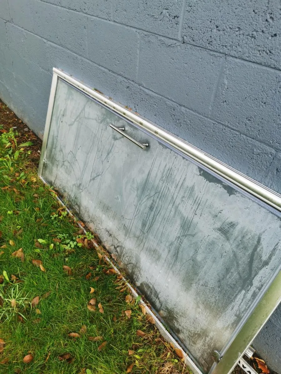 Shower door for sale in good condition - Image 2