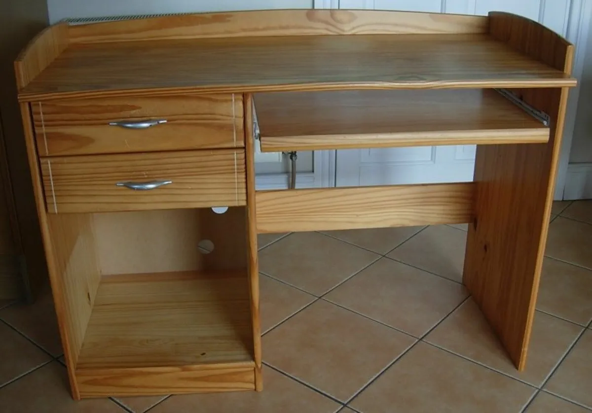 Computer Desk - Image 1