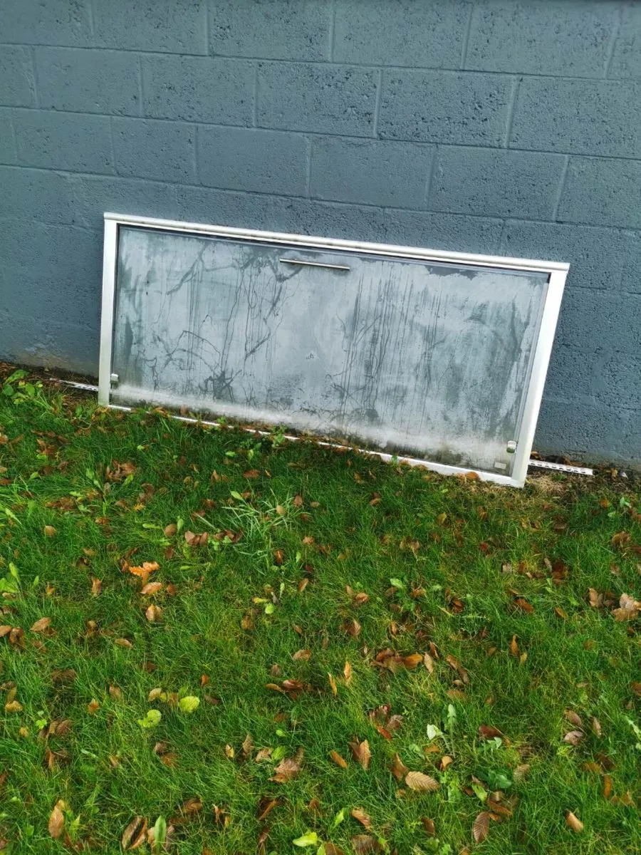 Shower door for sale in good condition - Image 3