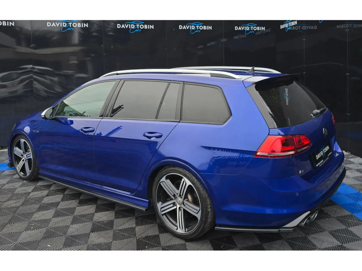 Volkswagen Golf R ESTATE 2.0 TSI 300 BHP LAPIZ BLU - Image 2