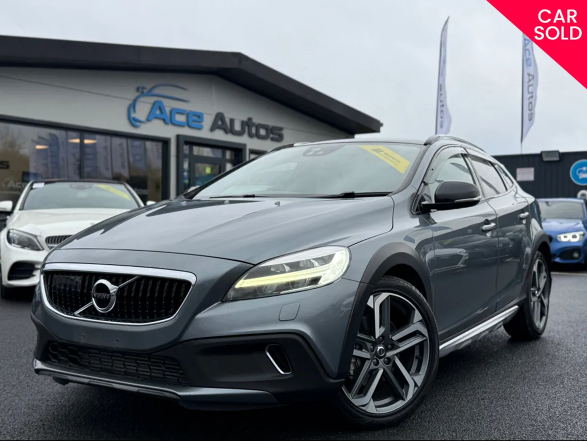 Volvo V40 ***DEPOSIT TAKEN*** CROSS COUNTRY - 2.0L - Image 1
