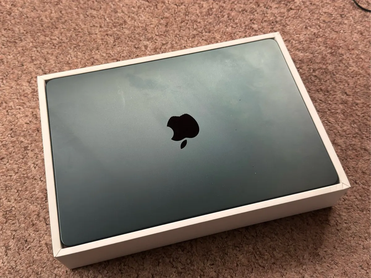 MacBook Air M2 - Image 3