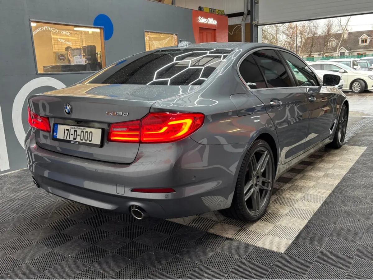 BMW 5-Series 523d - 360 Camera - Electric Seats - Image 2
