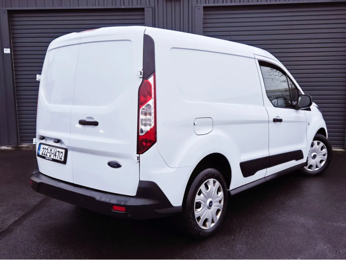 Ford Transit Connect TREND 120HP 3 SEAT SWB - Image 4