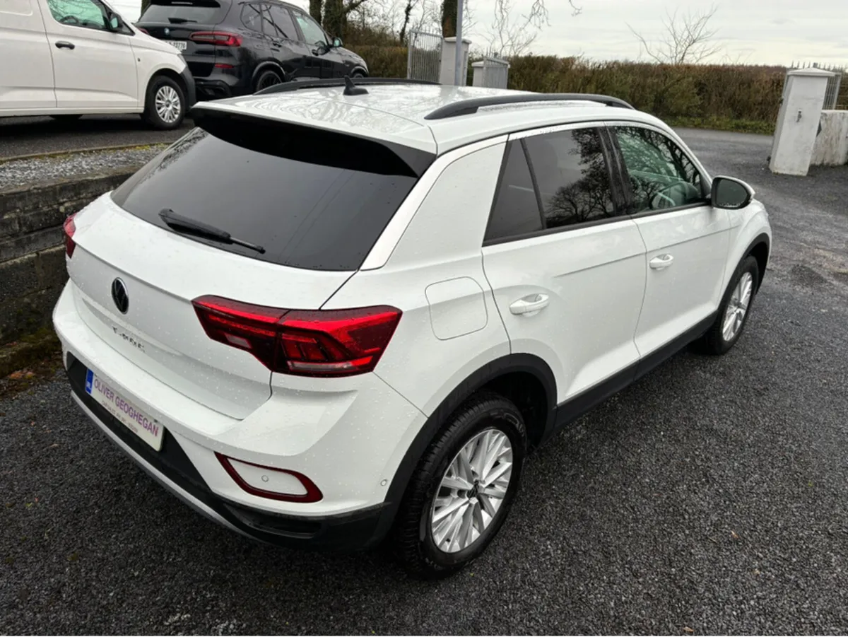 Volkswagen T-Roc LIFE 2.0 TDI MANUAL 6 SPEED (CAME - Image 2