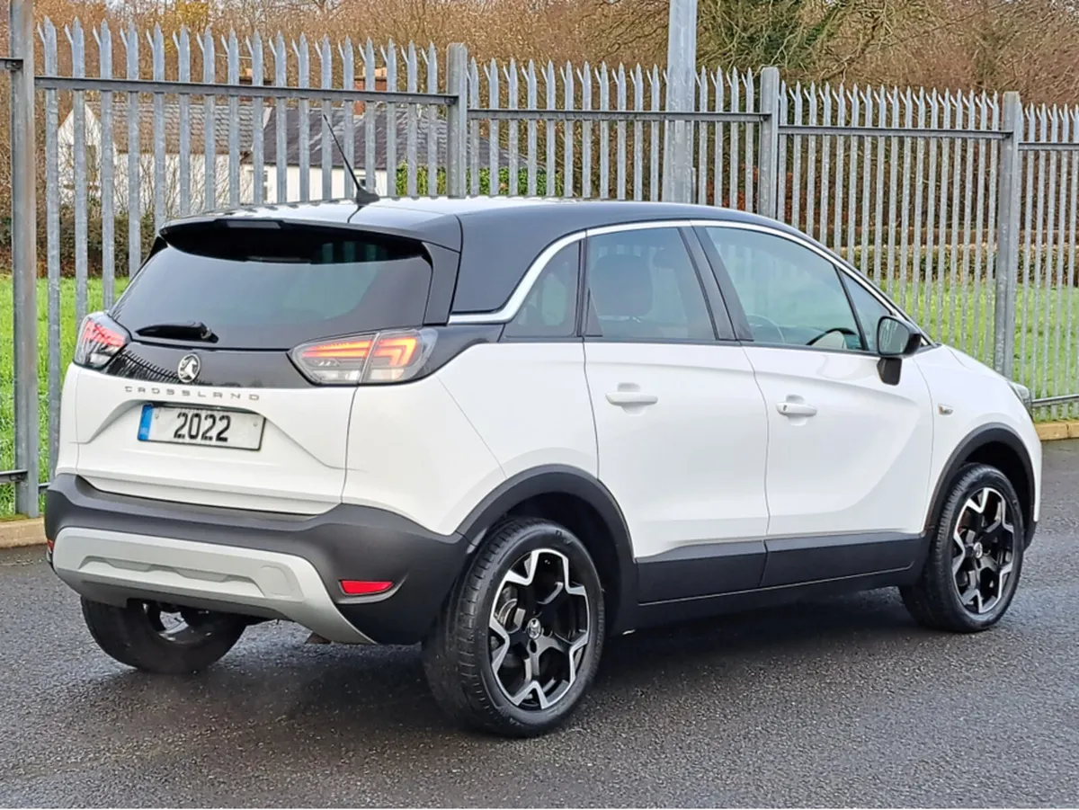 Opel Crossland ELITE 1.2TURBO 130BHP **AUTOMATIC** - Image 4