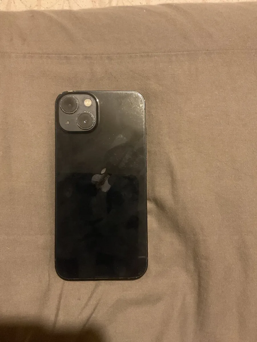 iPhone 13 - Image 2