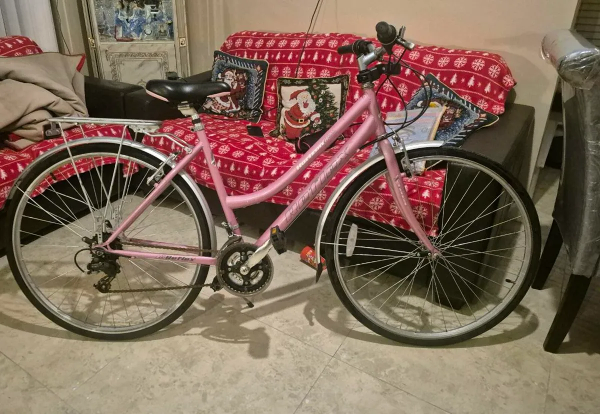 ADULTS LADIES BIKE 20"FRAME FANTASTIC CONDITION GE - Image 1