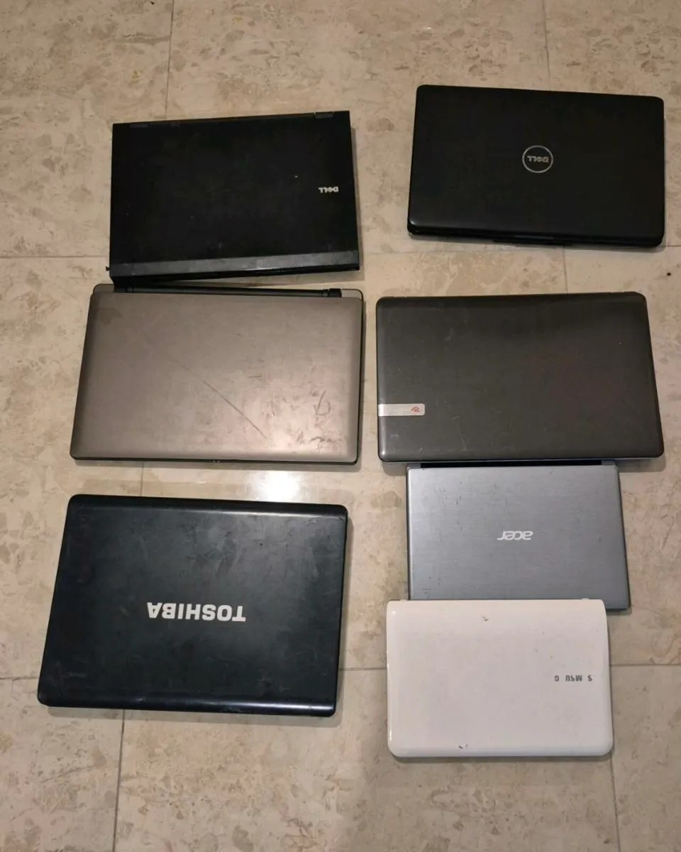 JOB LOT OF 7 LAPTOPS DON'T KNOW IF THEY'RE WORKING - Image 2