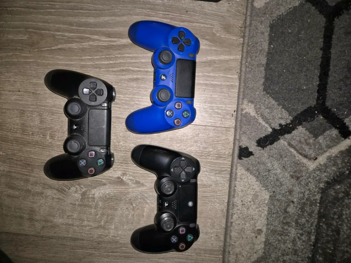 Ps4 with all power cables , 3 controllers, 2 games - Image 3
