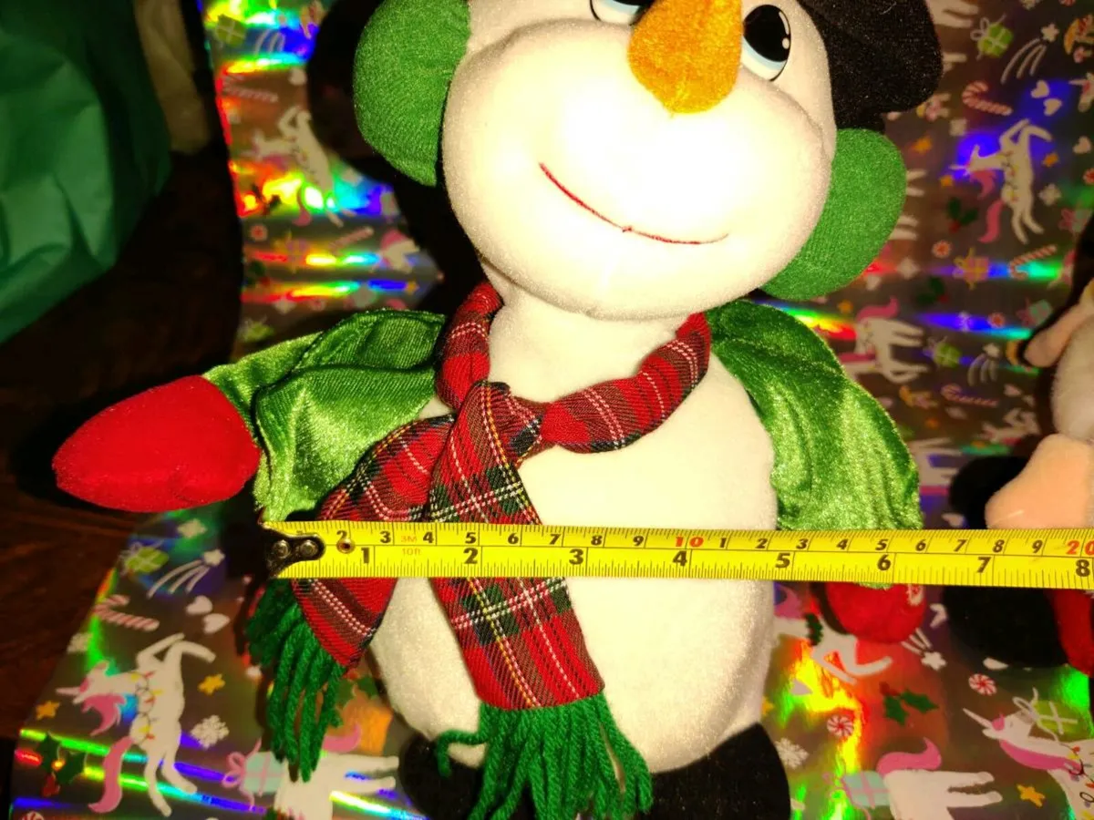 RARE, MUSICAL & DANCING SANTA'S Still in Box ! - Image 3