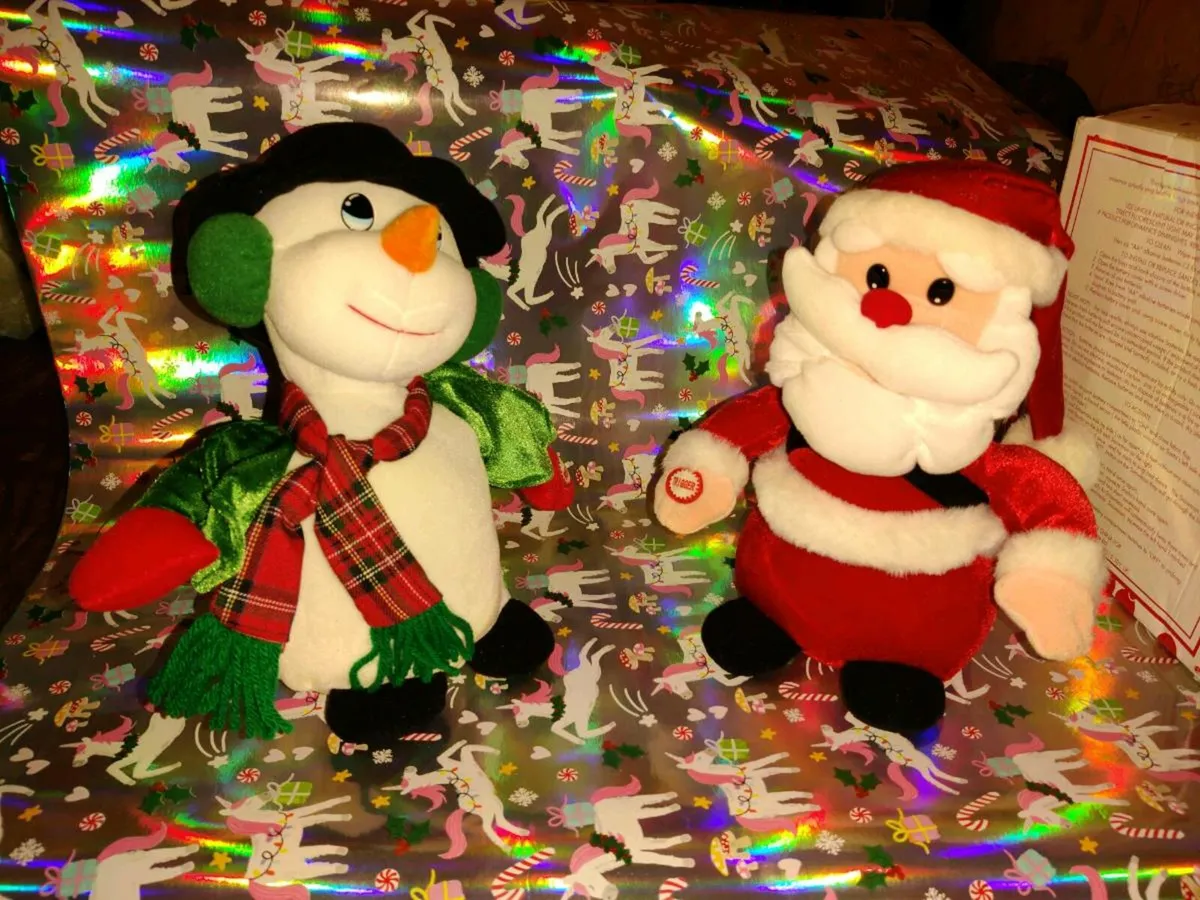 RARE, MUSICAL & DANCING SANTA'S Still in Box ! - Image 1