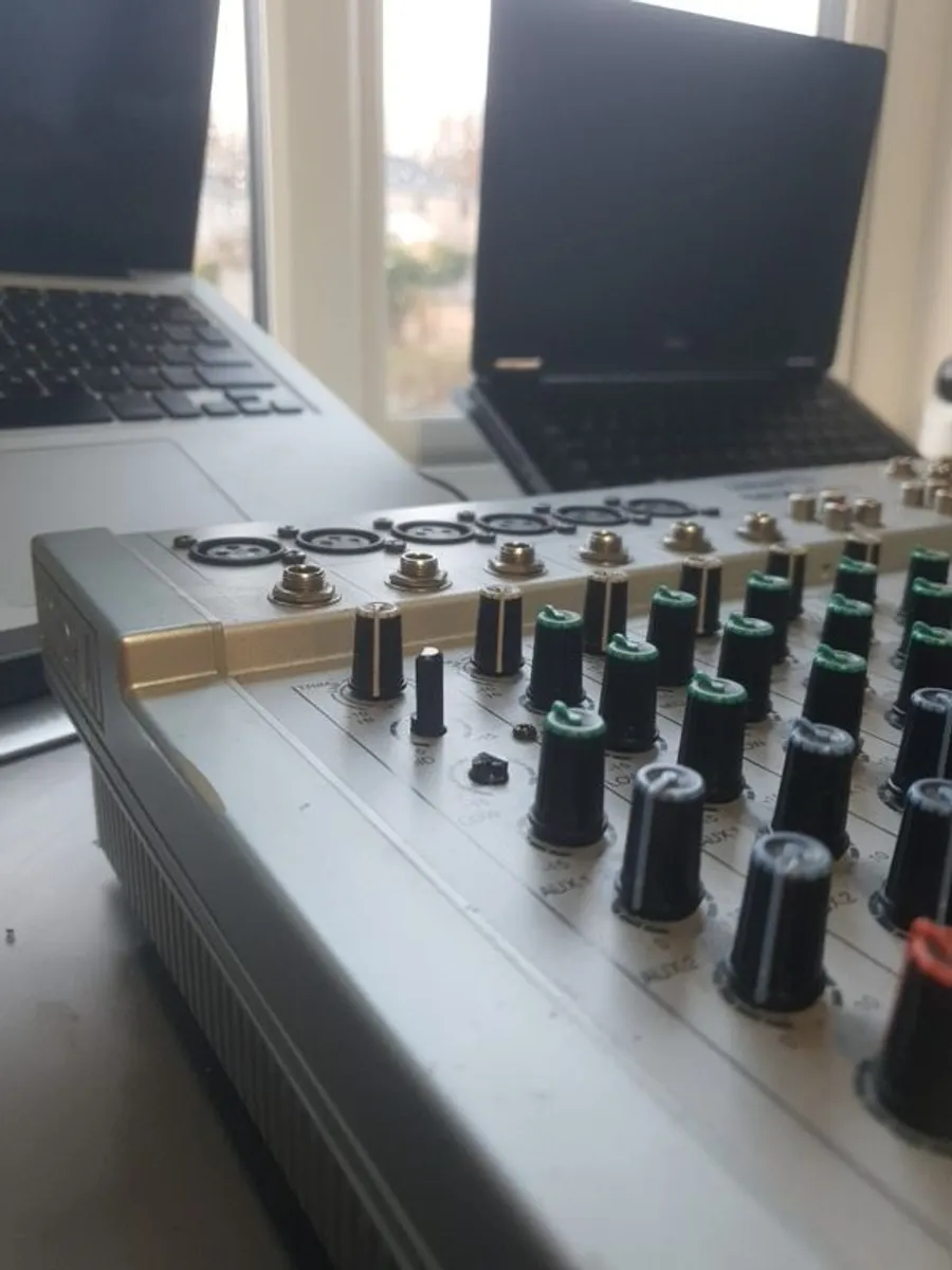 14 Channel Stereo mixer - Image 2