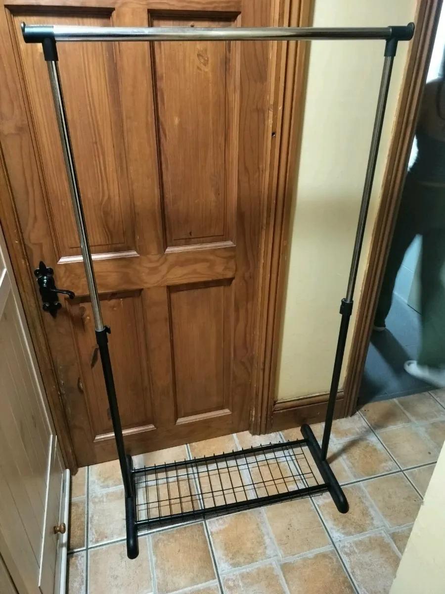 Clothes rail