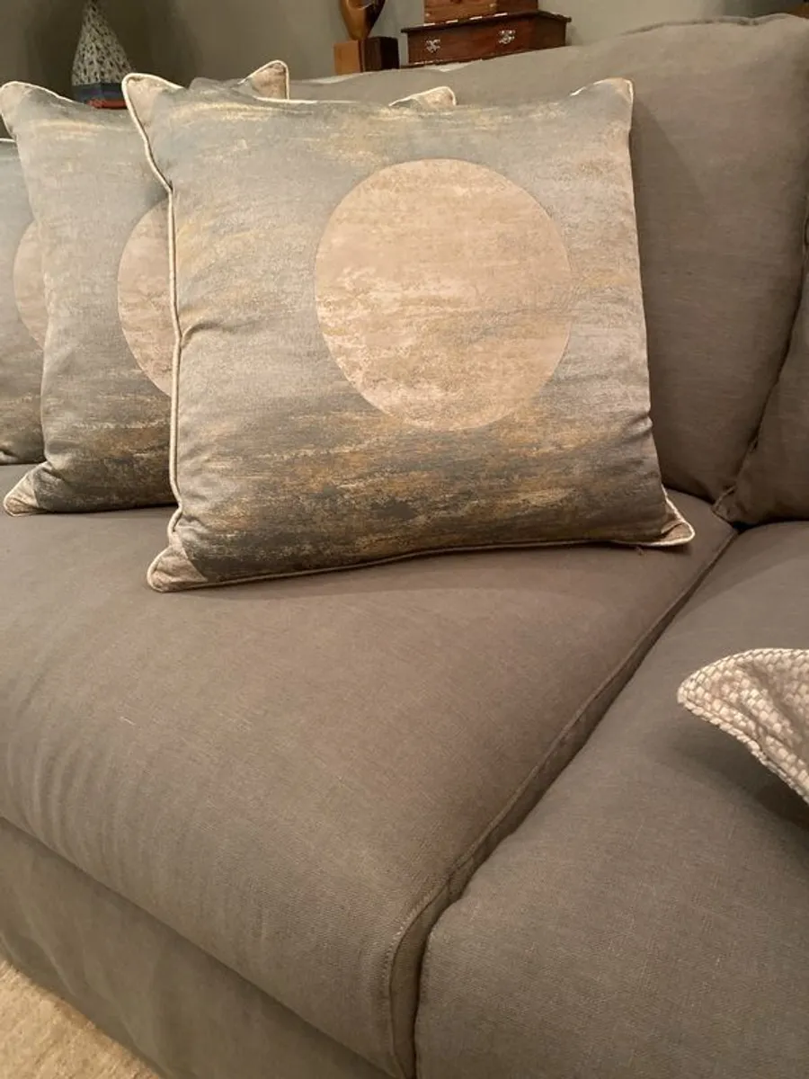 cushions x3.  20 inches x20 inches. - Image 1