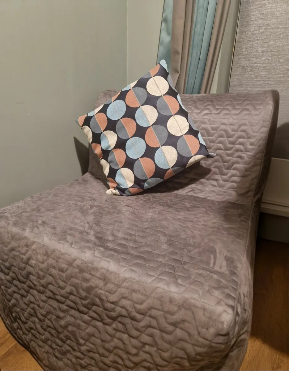 **BARGAIN** Sofa Bed (Single) - Image 1