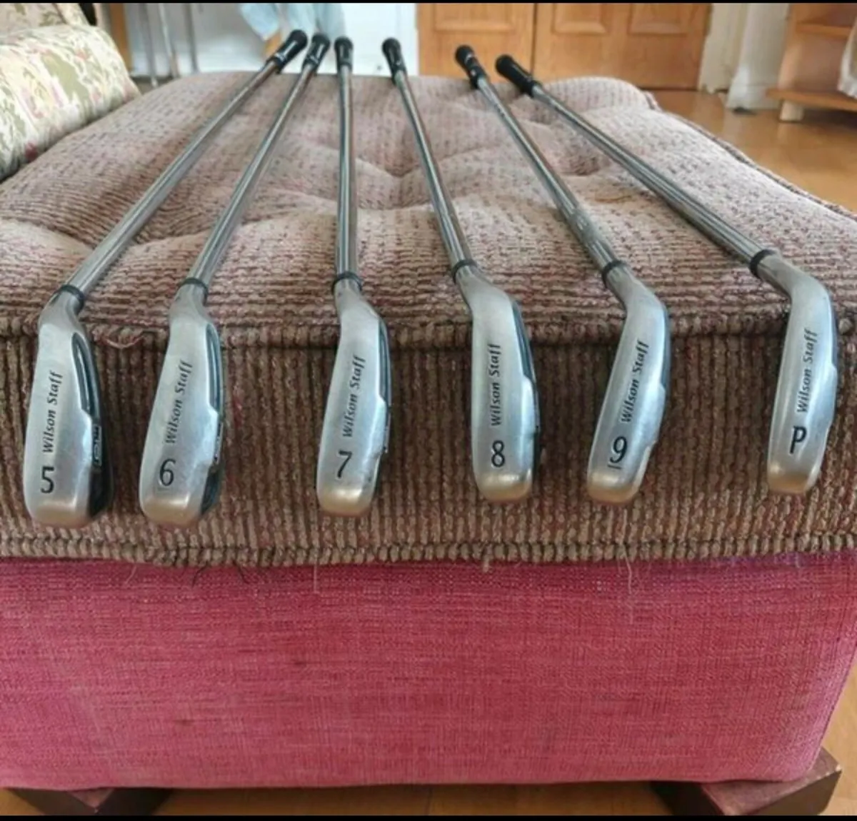 Wilson Staff Irons & Golf Bag - Image 1