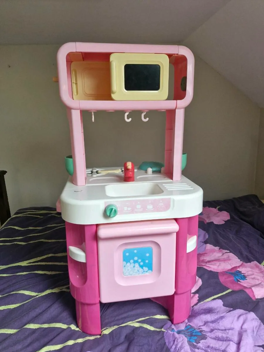 Toy Kitchen - Image 1