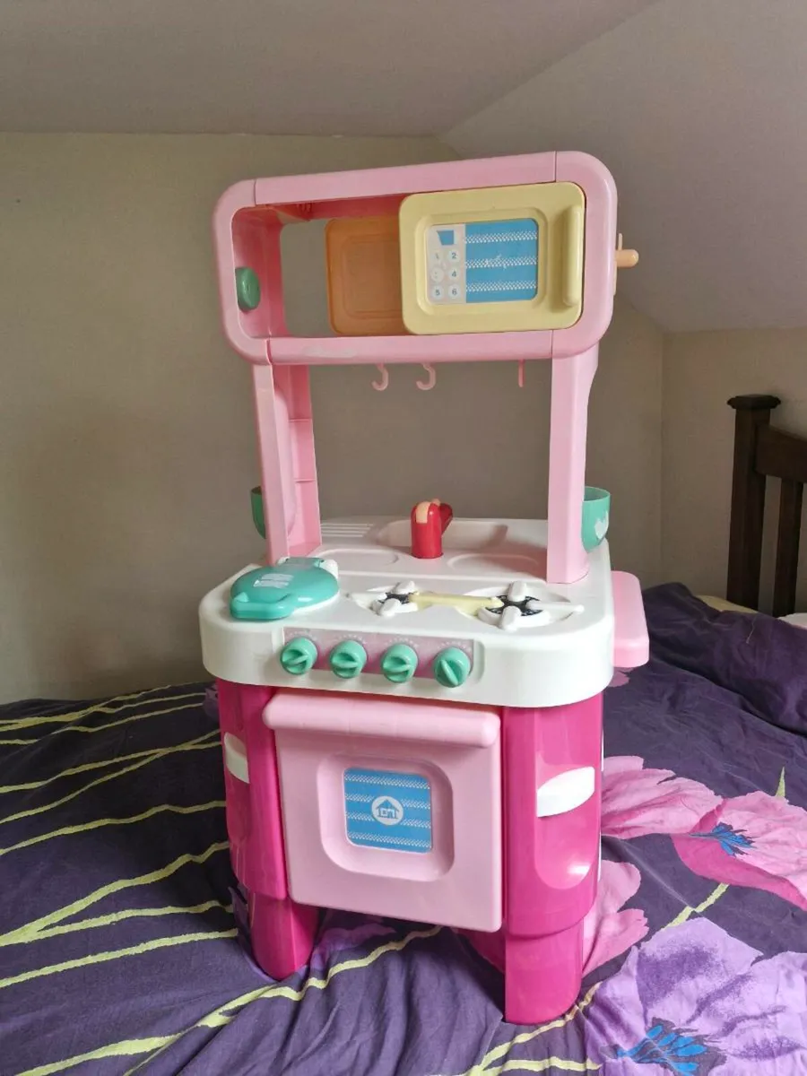 Toy Kitchen - Image 2