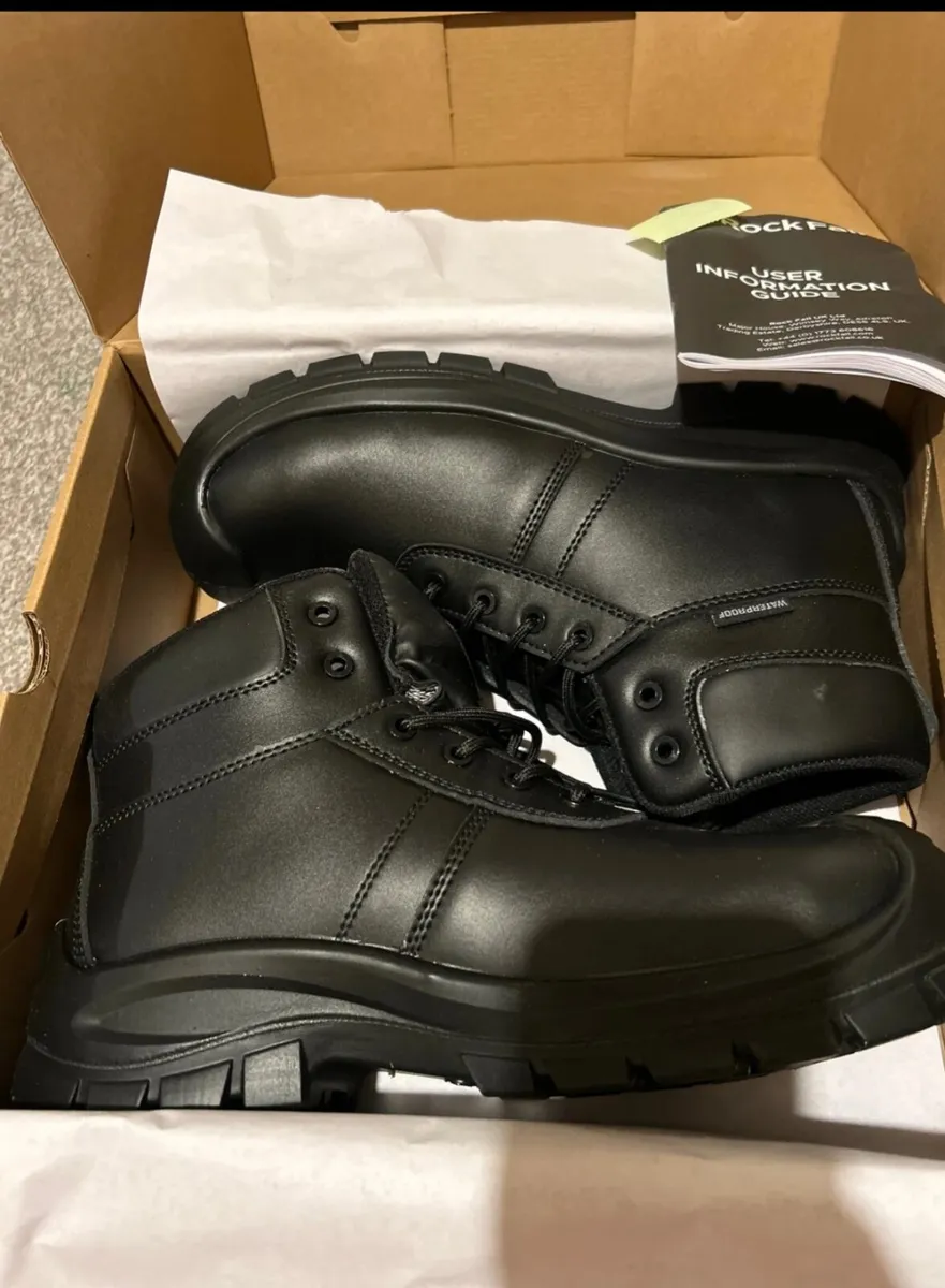 Steel toe capped Boot - Image 1