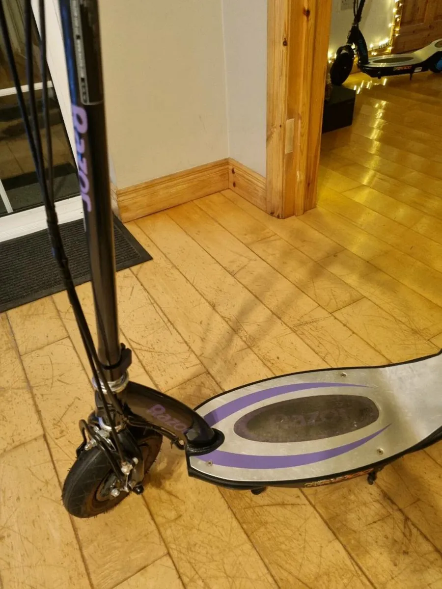 Razor  E100 Electric Scooter - Image 2