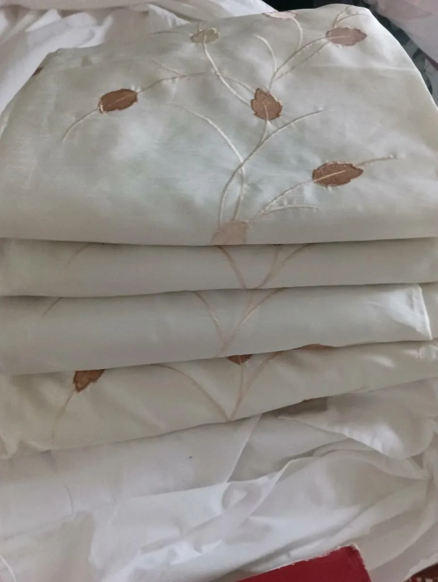 2 beautiful lined curtains 52/72 drop 2 pairs 10 - Image 3