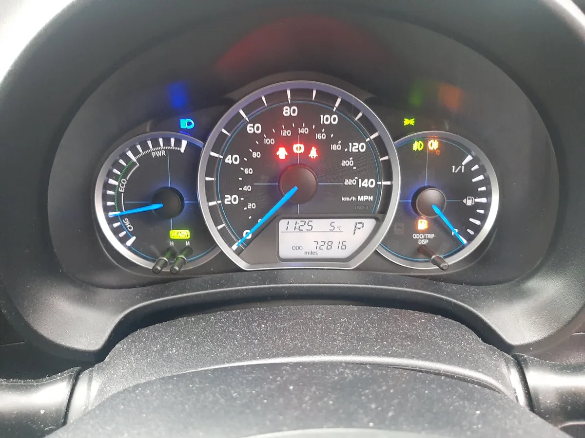 TOYOTA HYBRID AUTOMATIC 2014 - Image 4