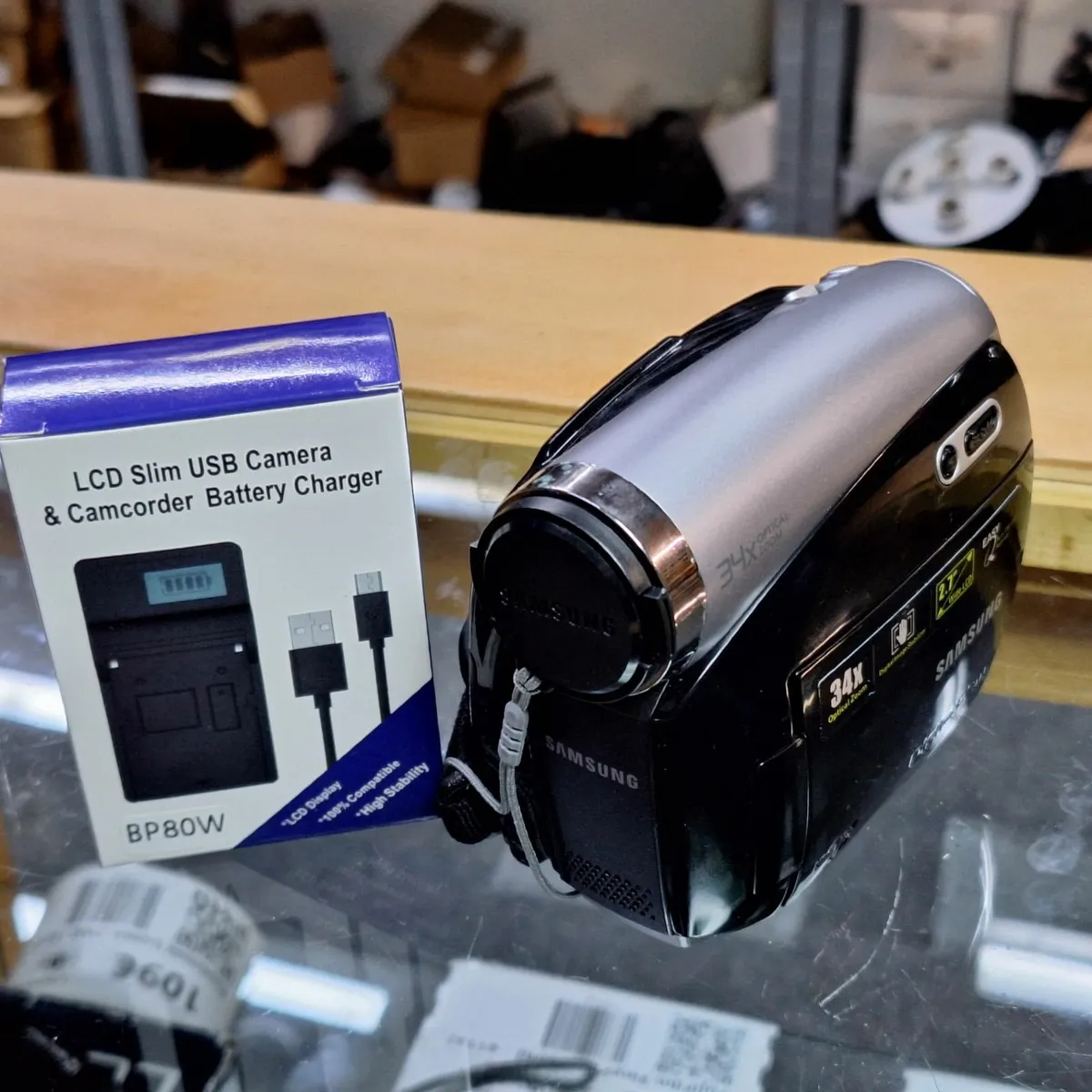 Samsung Digital Cam Mini DV SC-D381 Digital Camcor - Image 1