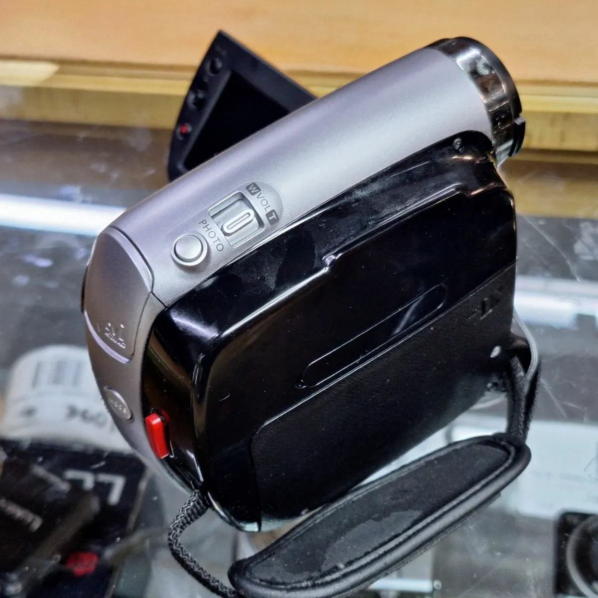 Samsung Digital Cam Mini DV SC-D381 Digital Camcor - Image 2