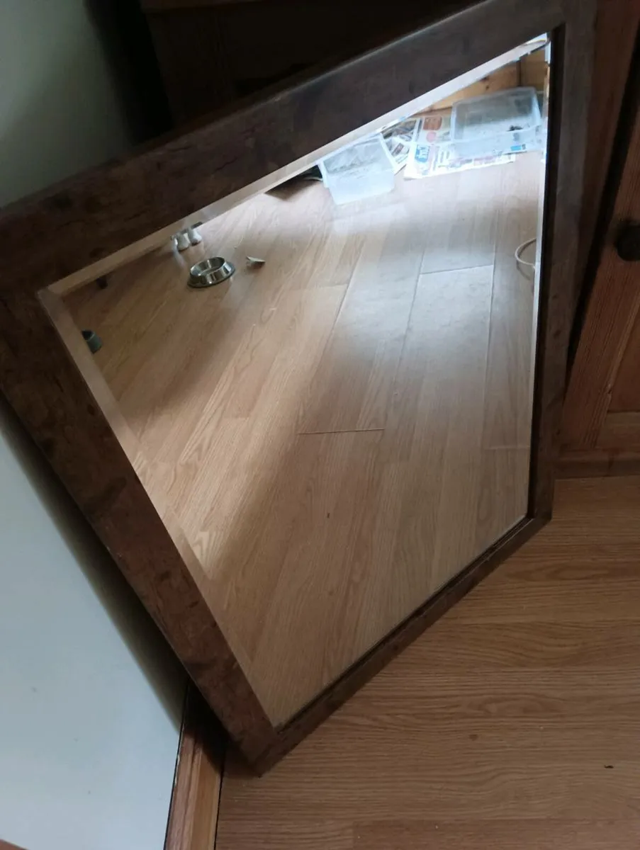 Lovely timber mirror unusual 15 Euro - Image 2