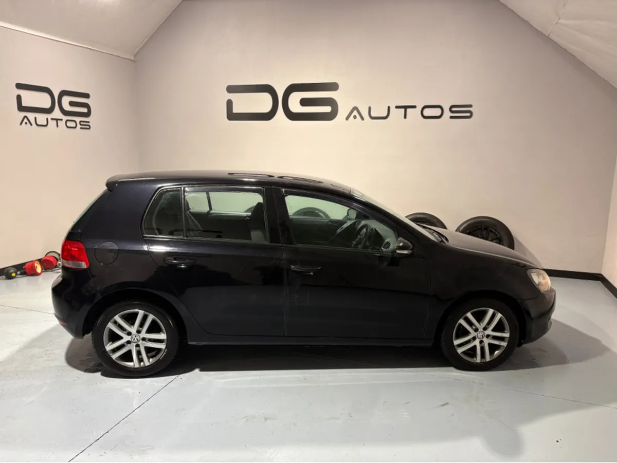 Volkswagen Golf 1.6 TDI S 105PS 5DR - Image 3