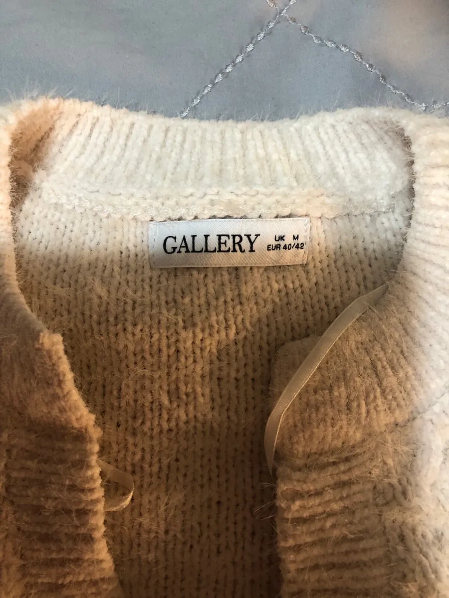 Ladies stunning jumper size M €15 - Image 2