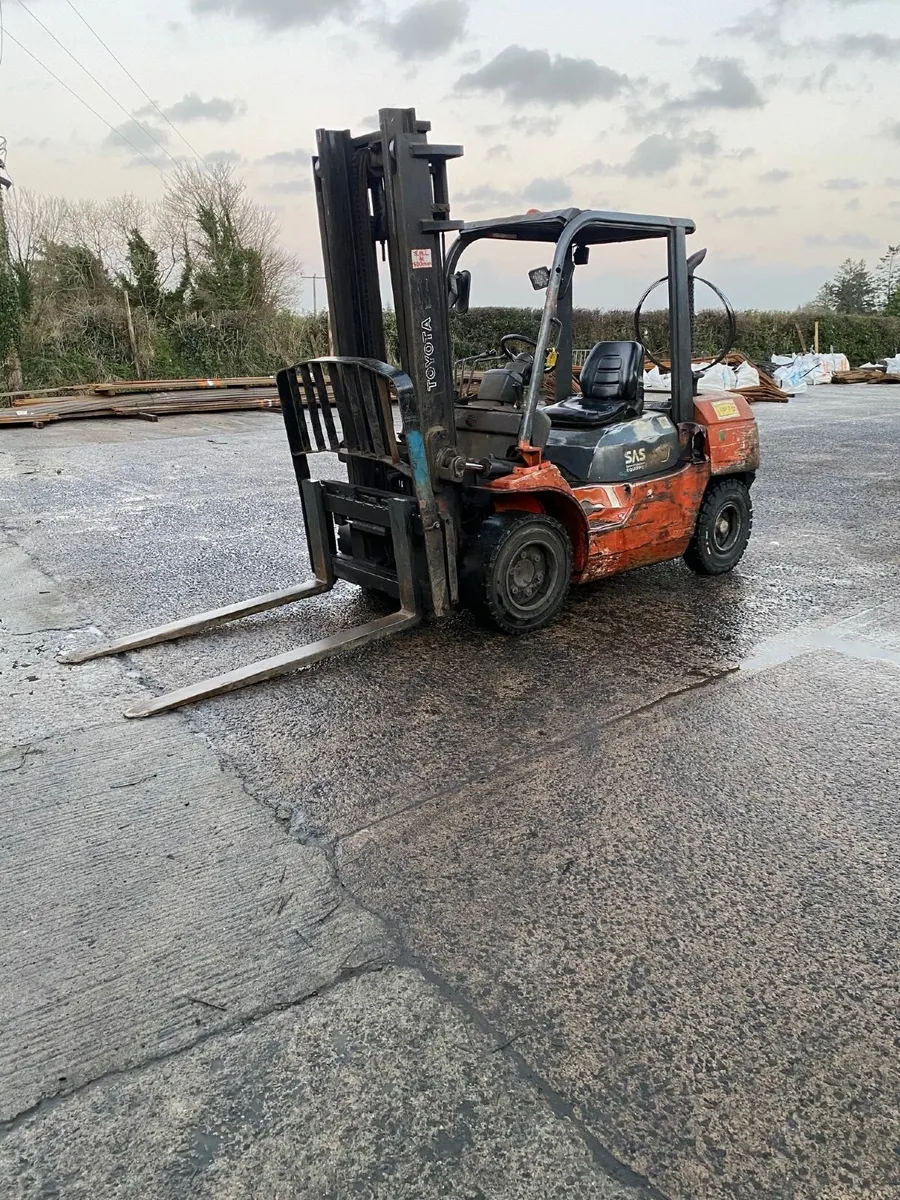 forklift - Image 1