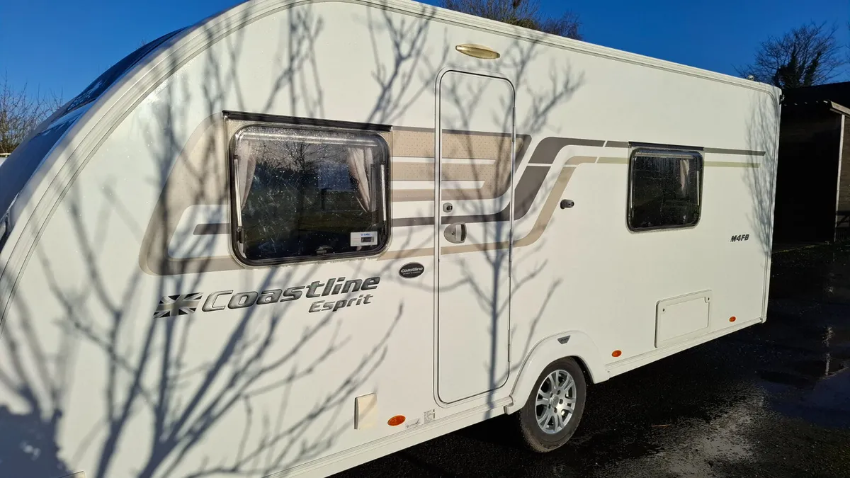 Swift Coastline 4FB Island Bed Caravan - Image 3