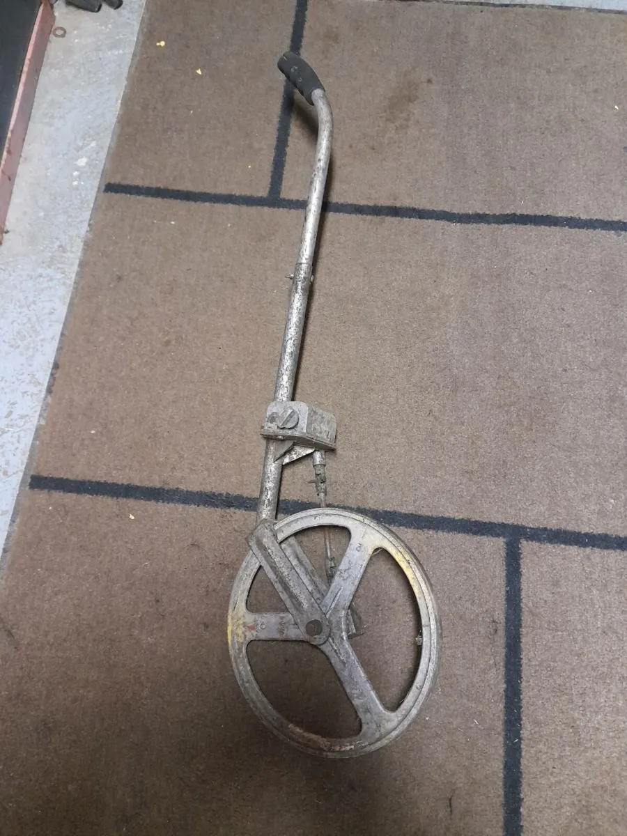 Vintage measuring wheel - Image 2