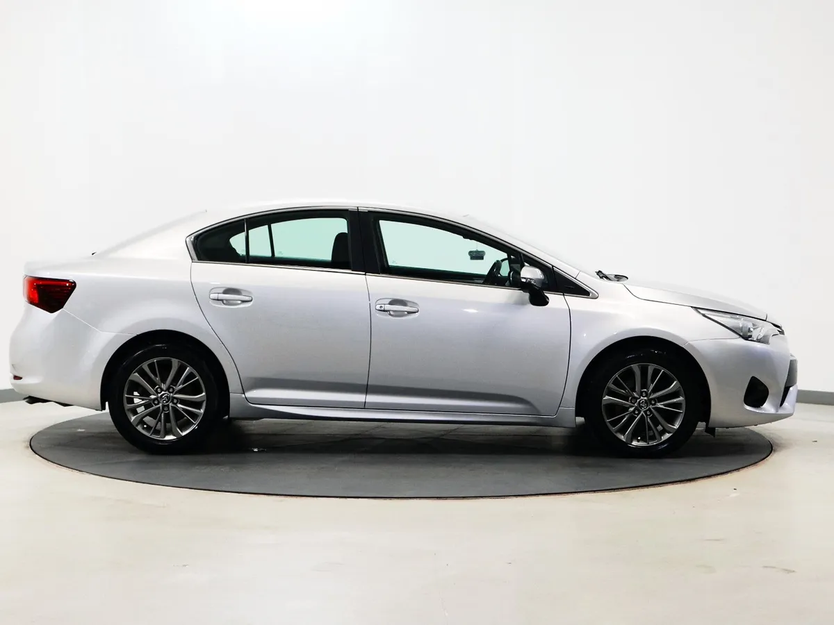 *113* 2017 Toyota Avensis 2.0 d4d business - Image 3