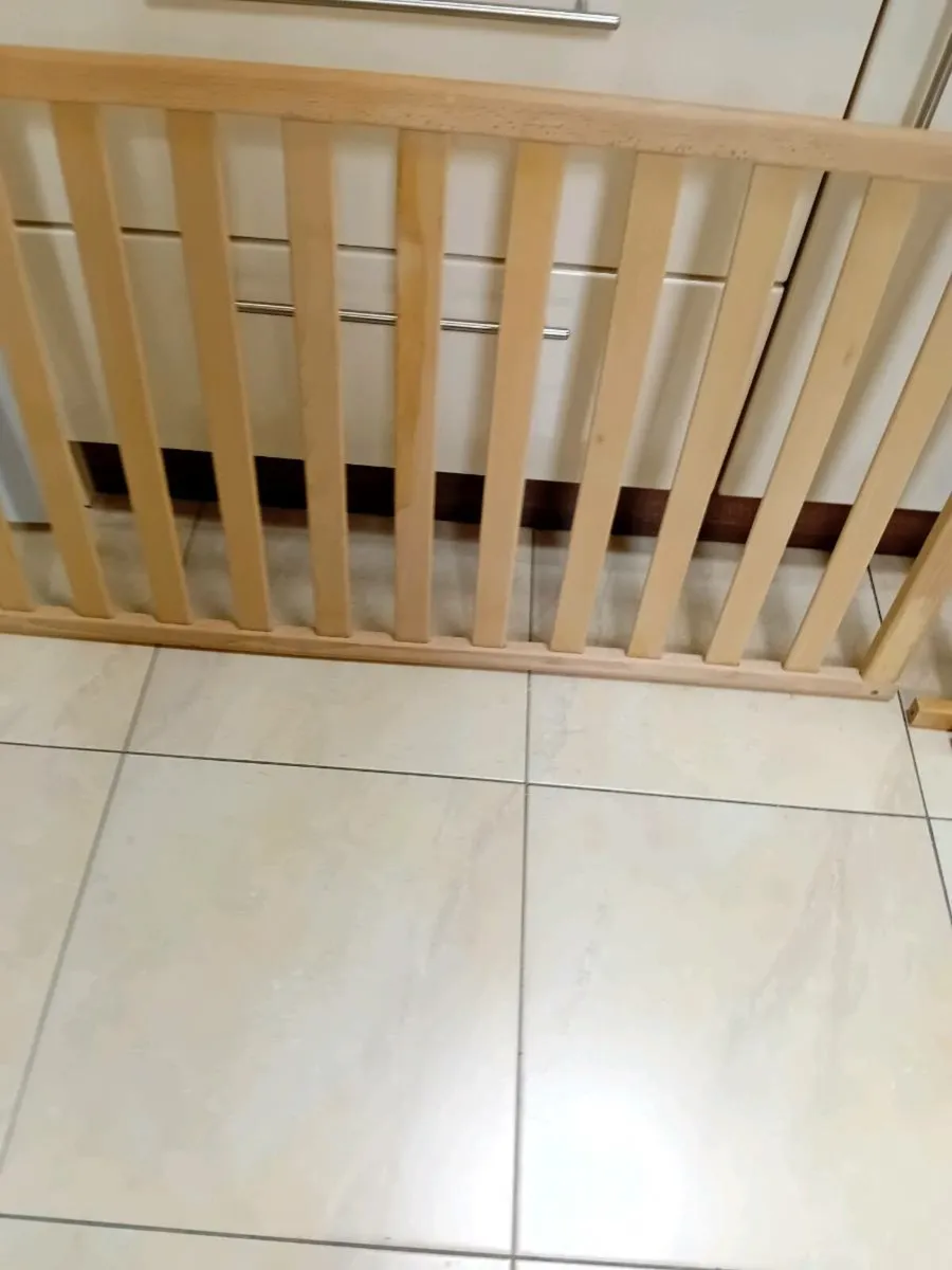 MAMAS & PAPAS DROP SIDE COT - Image 4