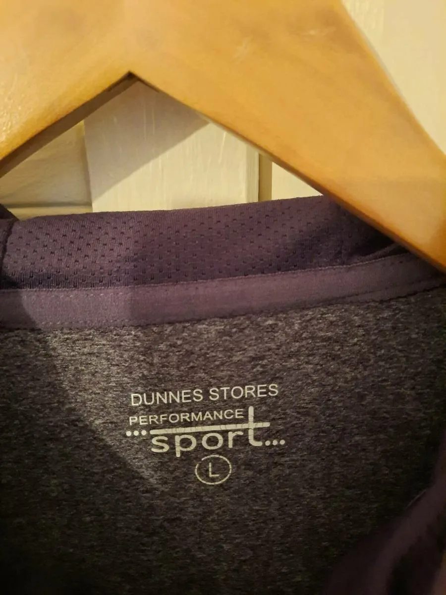 Dunes stores sport hoodie - Image 4