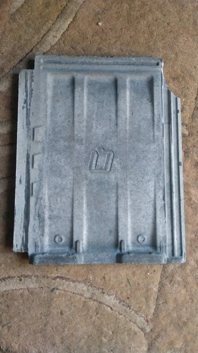 Bangor slates chimney pot ridge roof tiles granit - Image 3