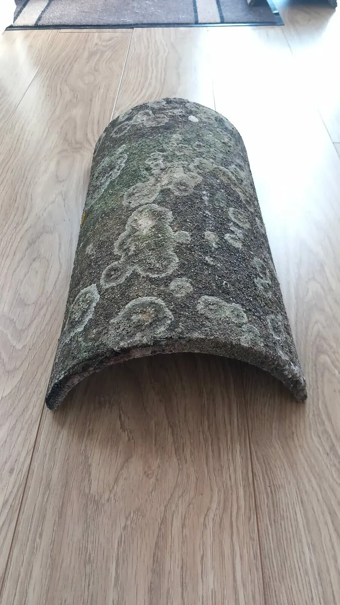 Bangor slates chimney pot ridge roof tiles granit - Image 4