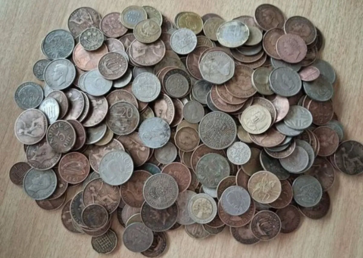 2 KG OF OLD  WORLD CIONS 🌎 - Image 2