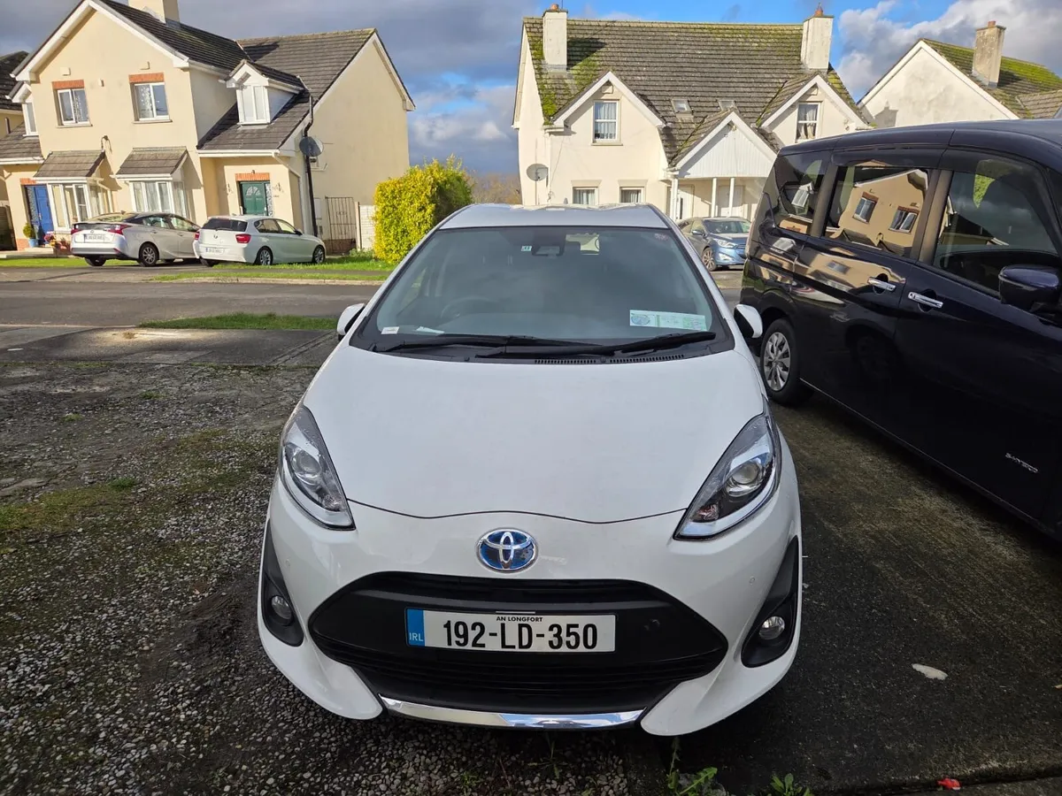 TOYOTA AQUA Hybrid 1.5 Automatic - Image 1