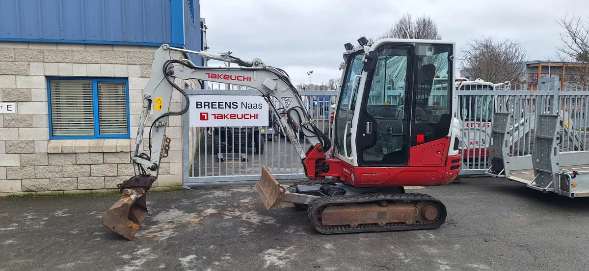 Takeuchi TB230 Digger - Image 2