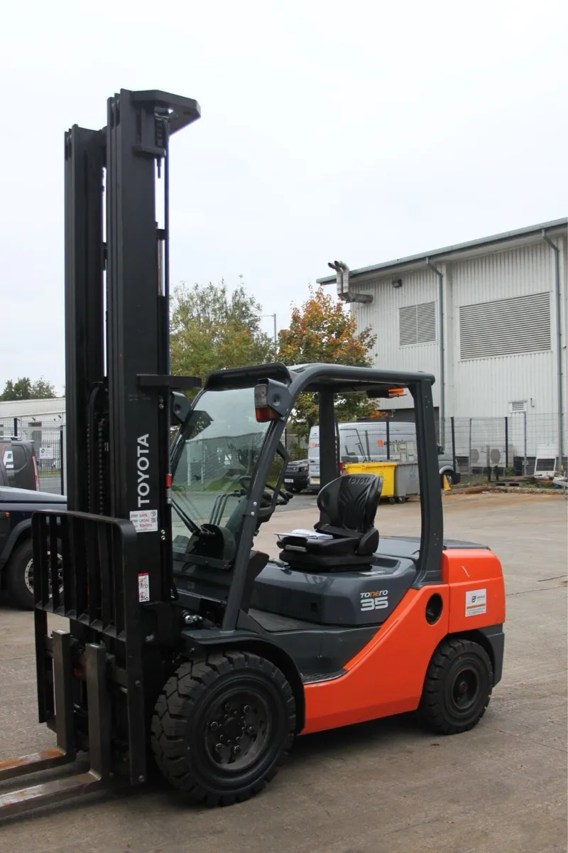 Toyota 8FDJF35 - Image 1