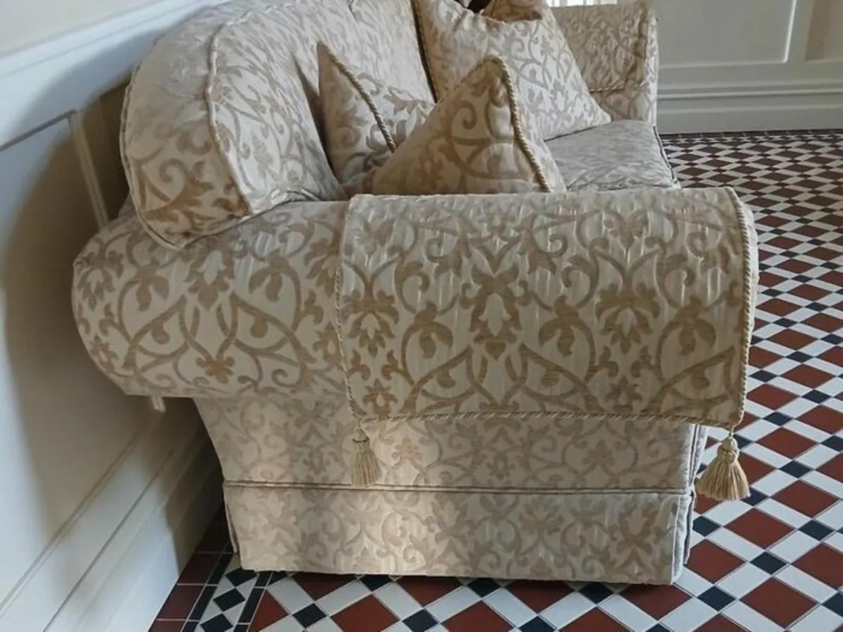 3 SEATER SOFA AND ARMCHAIR - Image 4