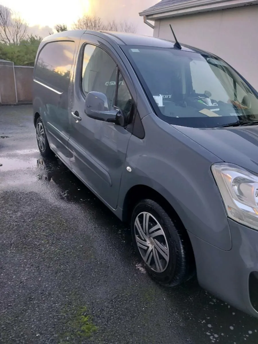 171 Berlingo Van (noVat) - Image 2