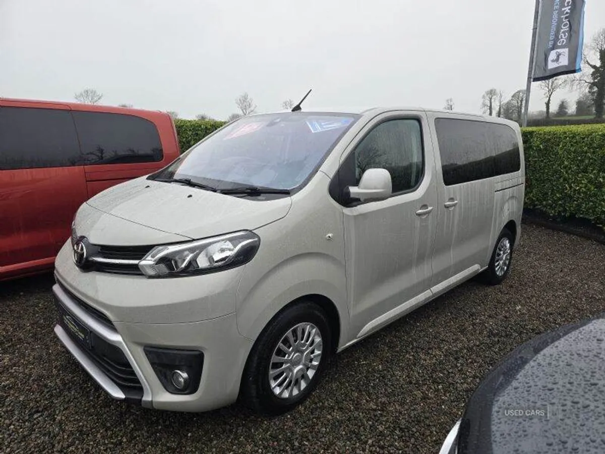 Toyota Proace Shuttle Medium - Image 2