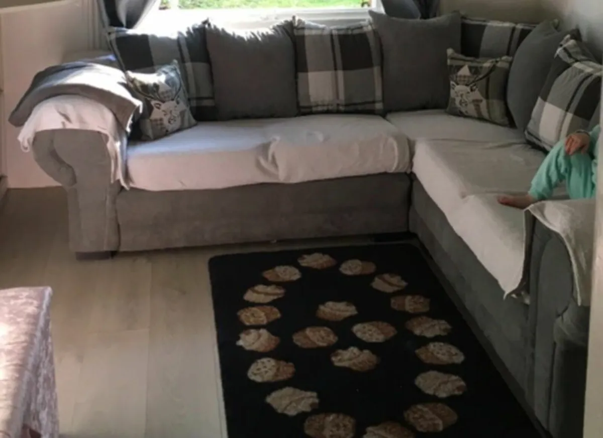 Corner sofa - Image 1